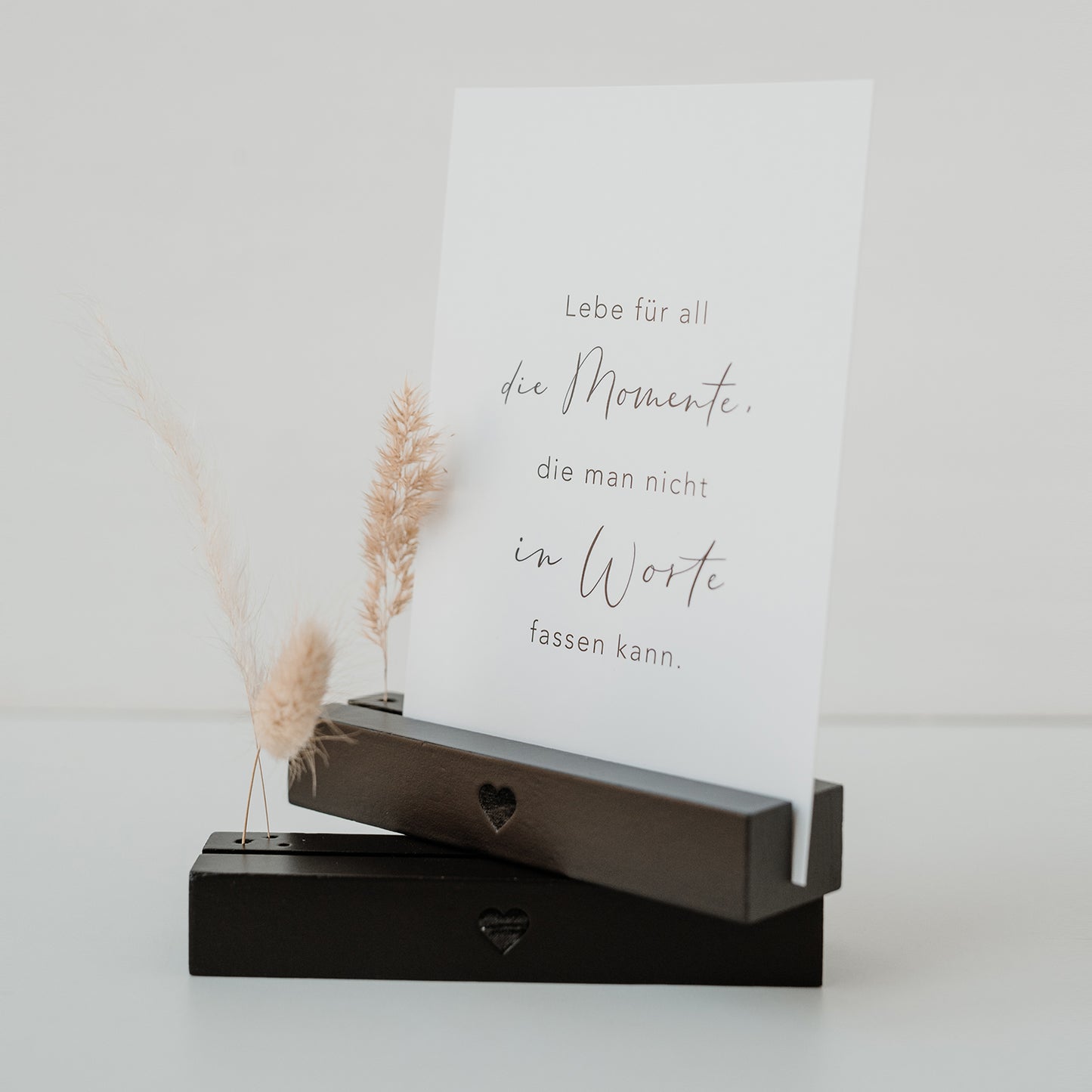 Card and dried flower stand black in a set of 2