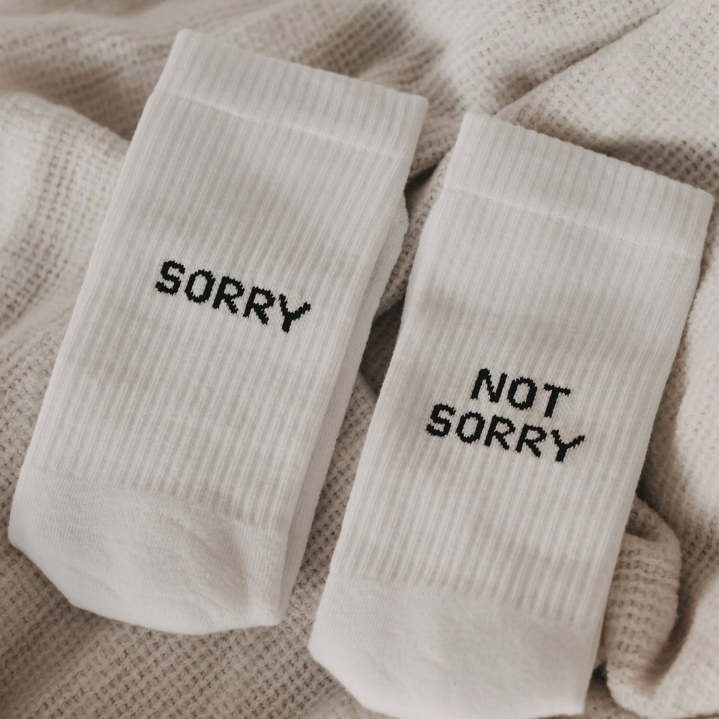Socken weiß Sorry not Sorry