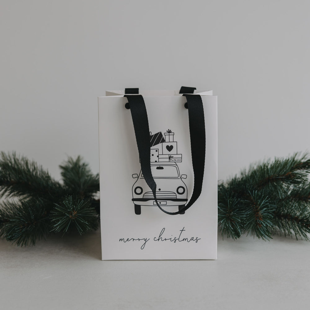 Small Geschenktüte Weihnachten mit Auto Motiv und schwarzem Band