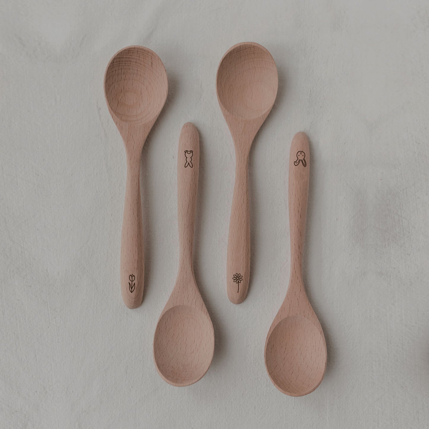 Set de 4 cuillères en bois de Pâques