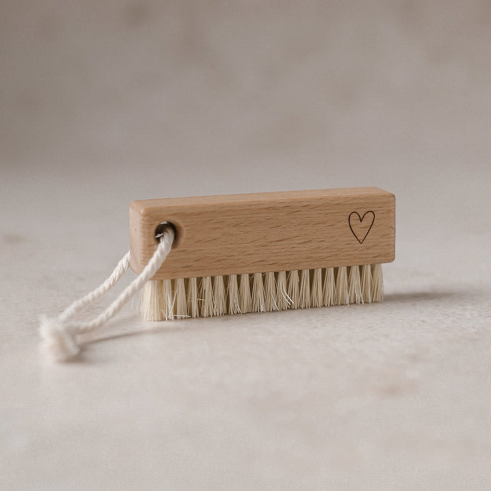 Brosse à ongles coeur