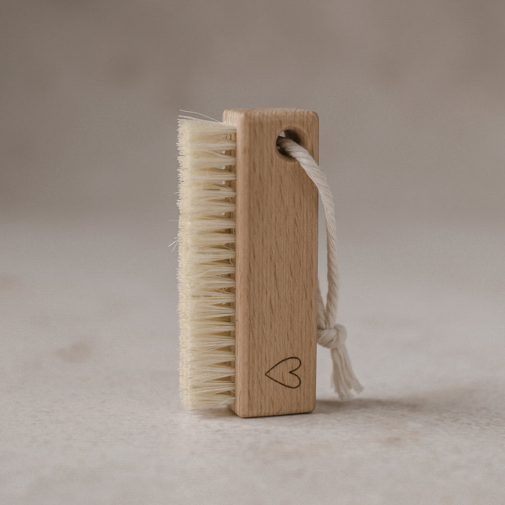 Brosse à ongles coeur