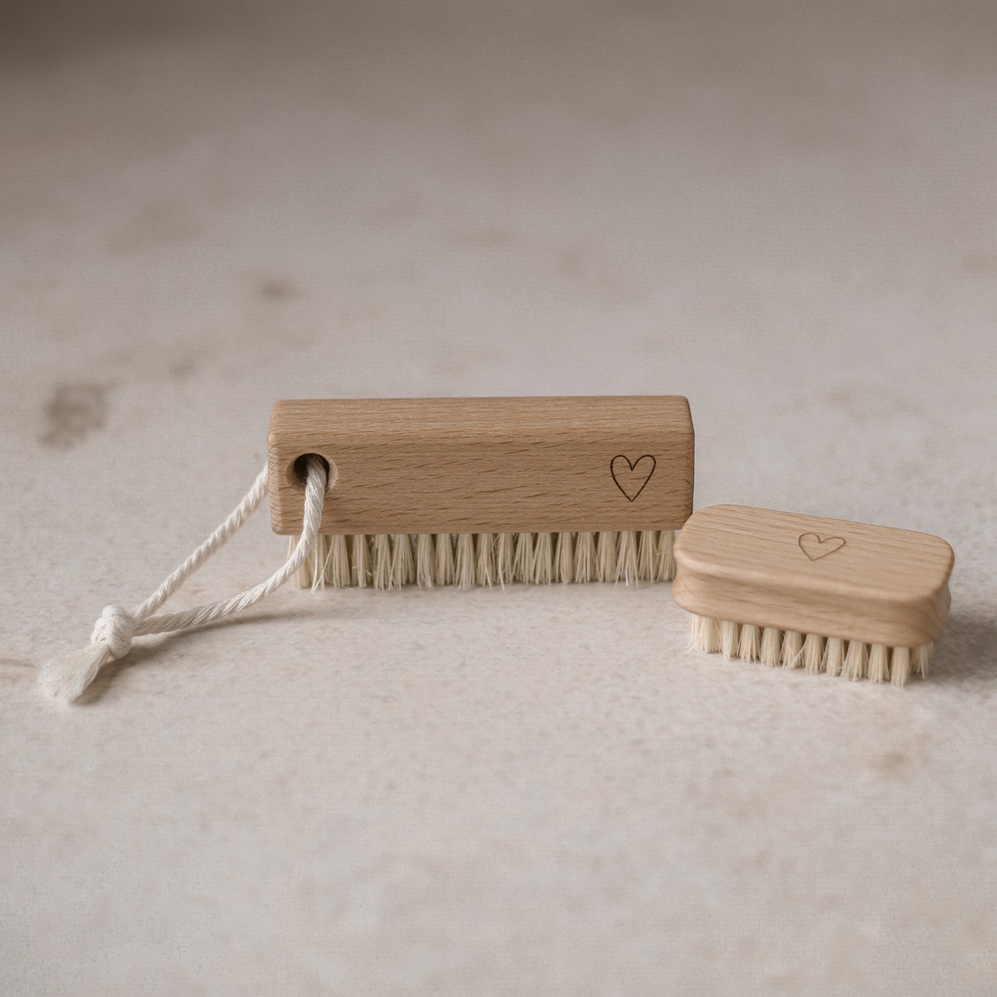Brosse à ongles coeur