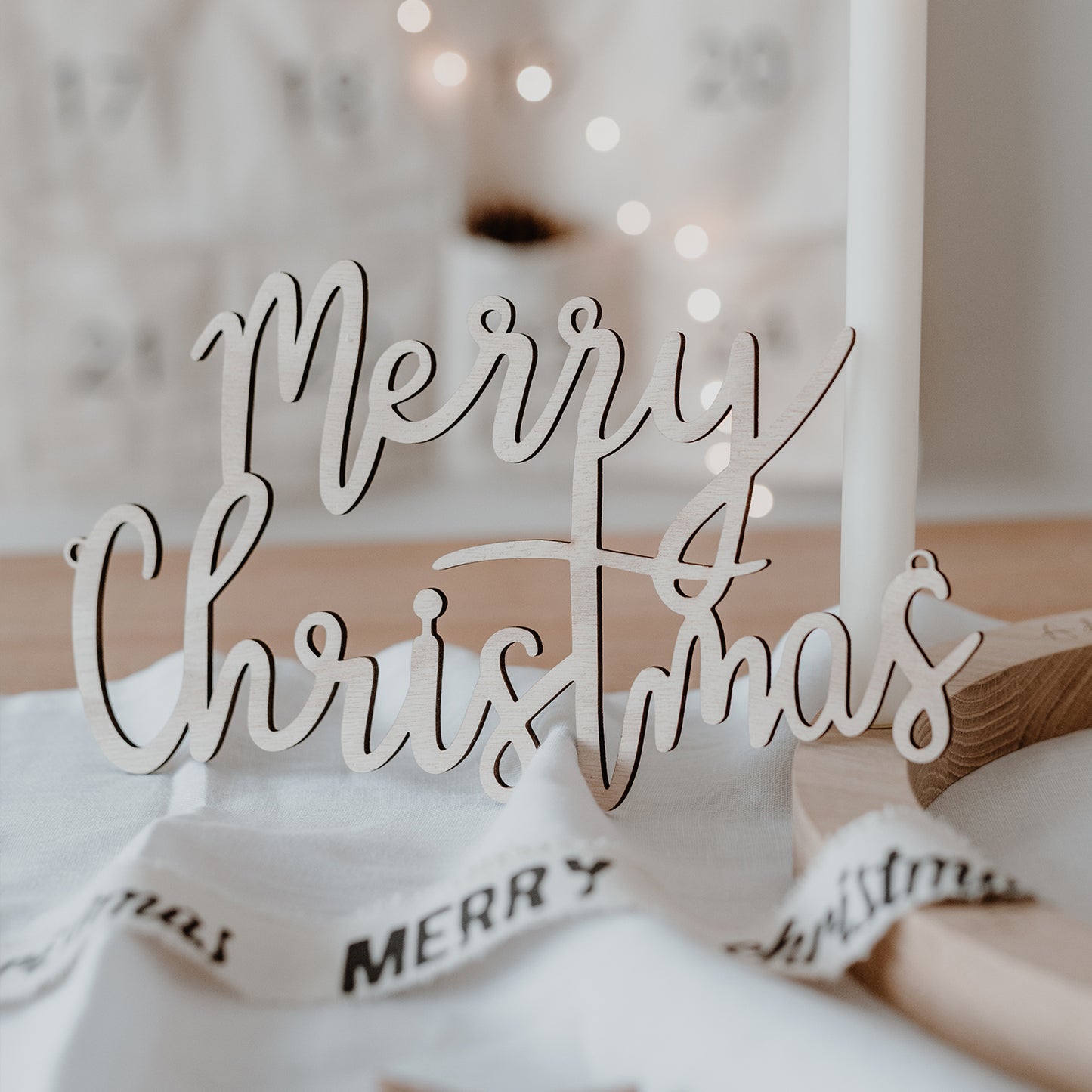 Lettrage en relief "Merry Christmas" en bois naturel