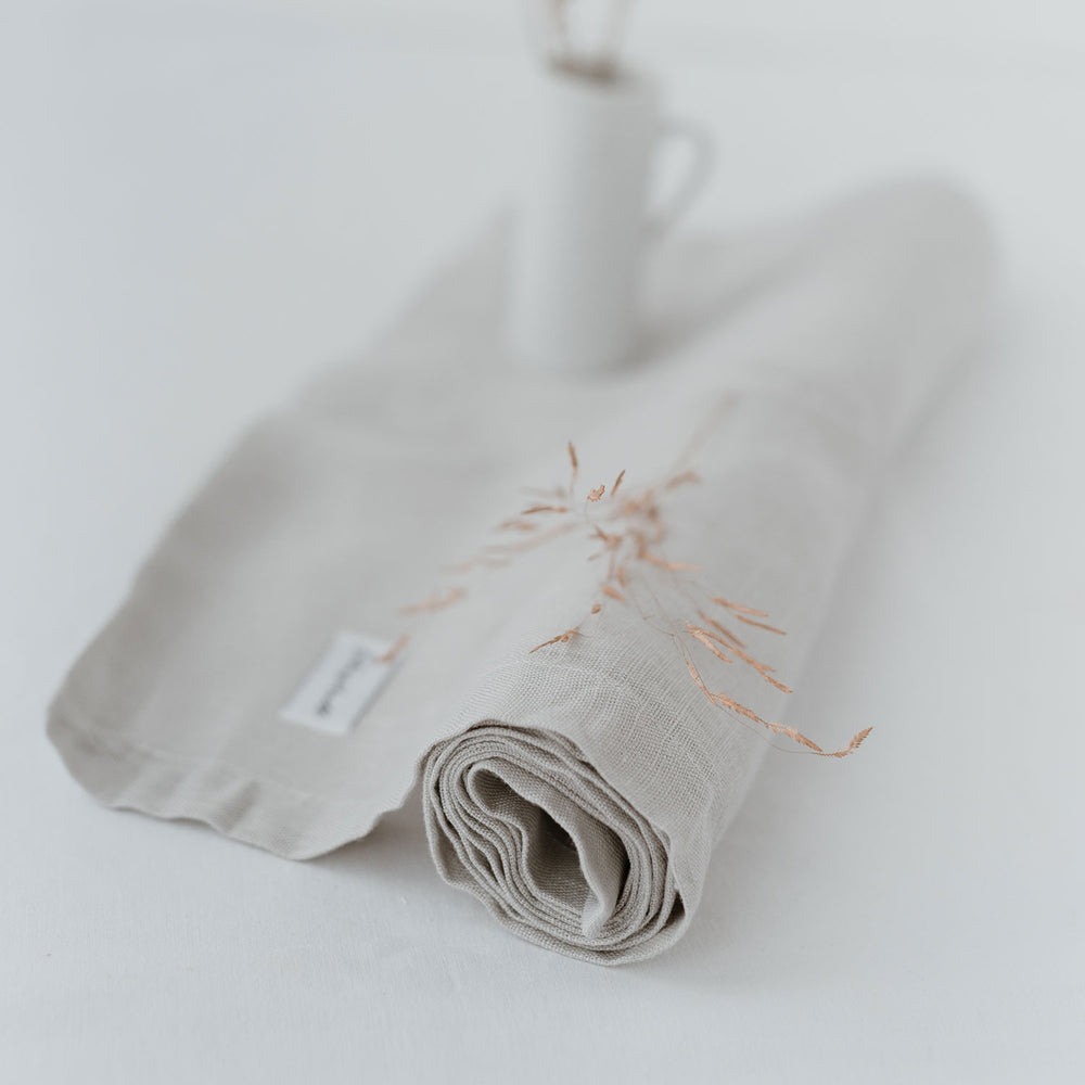 Chemin de table en lin gris clair