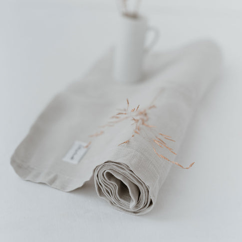Chemin de table en lin gris clair