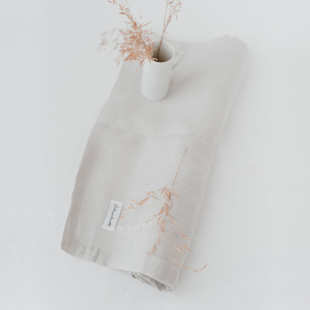 Chemin de table en lin gris clair